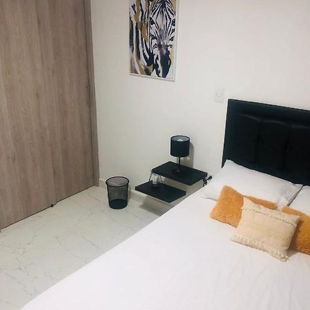 Habitacion Privada Hostel 790 Меделин Екстериор снимка