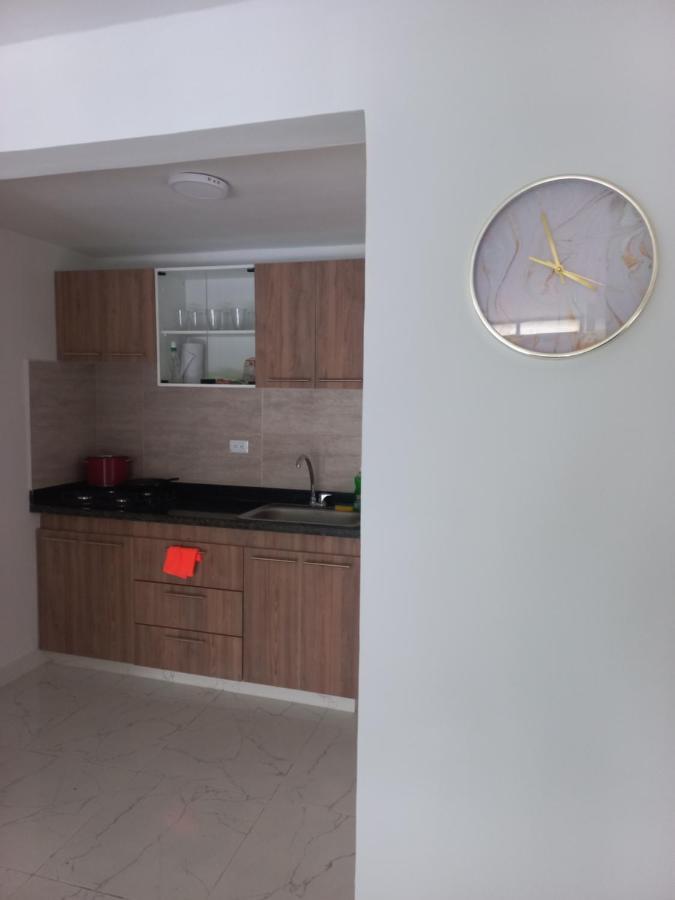 Habitacion Privada Hostel 790 Меделин Екстериор снимка